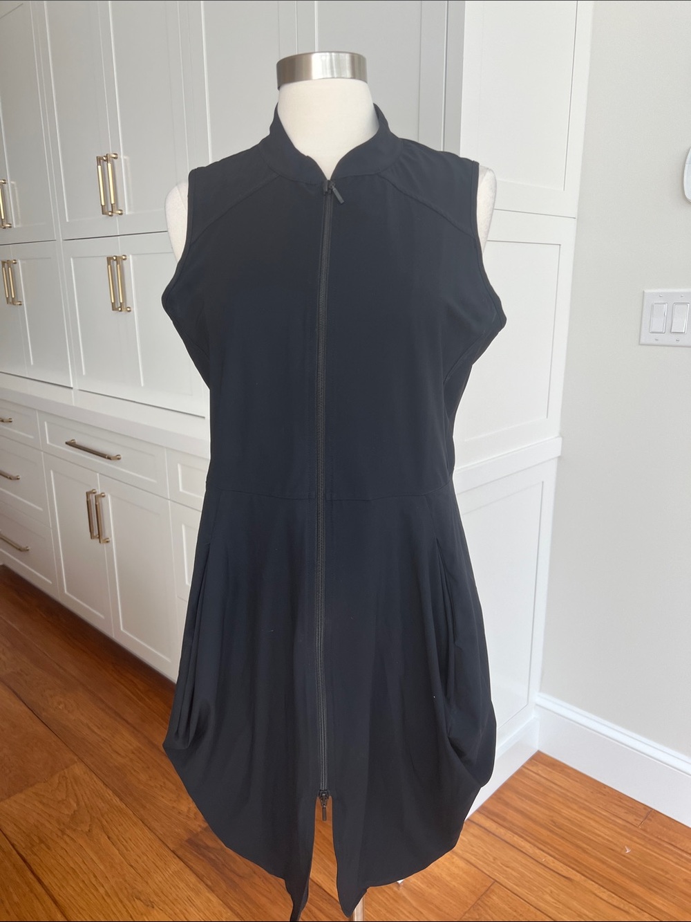 Porto Sleeveless Zip-Front Black Travel Dress